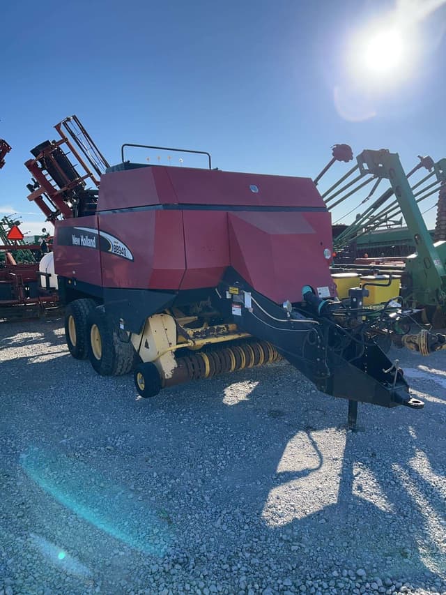 Image of New Holland BB940A equipment image 2
