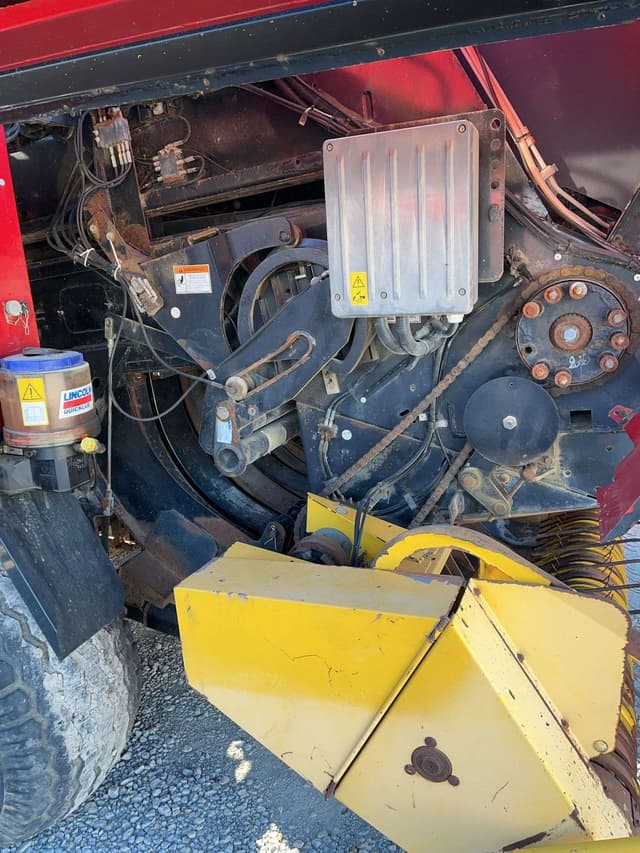 Image of New Holland BB940A equipment image 4