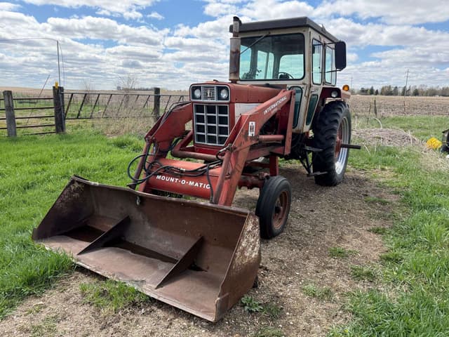 Image of International Harvester 666 equipment image 1