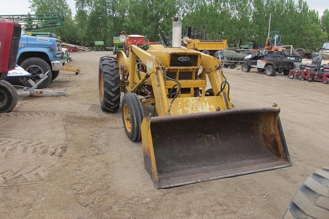 Image of Ford 3400 equipment image 1