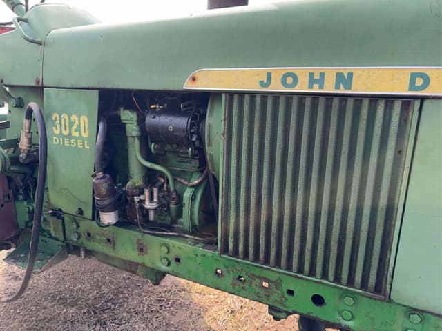 Image of John Deere 3020 equipment image 4