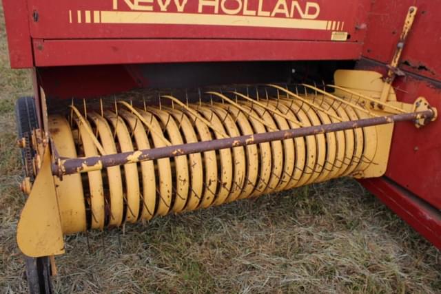 Image of New Holland 570 equipment image 2