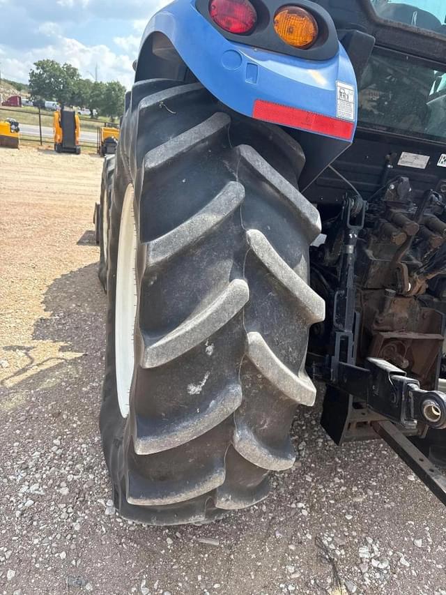 Image of New Holland T4.105 equipment image 4