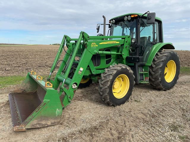 Image of John Deere 6330 equipment image 1