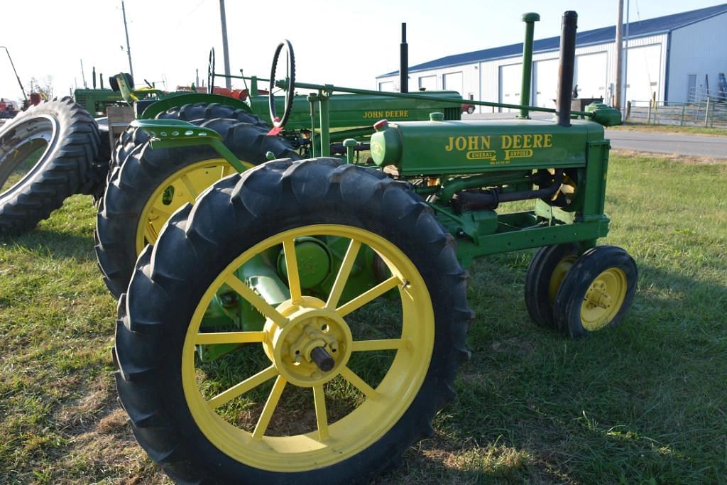 Image of John Deere B Primary image