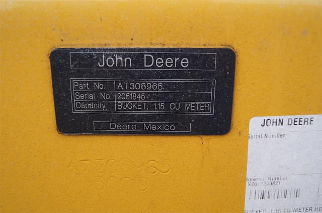 Image of John Deere Bucket equipment image 4