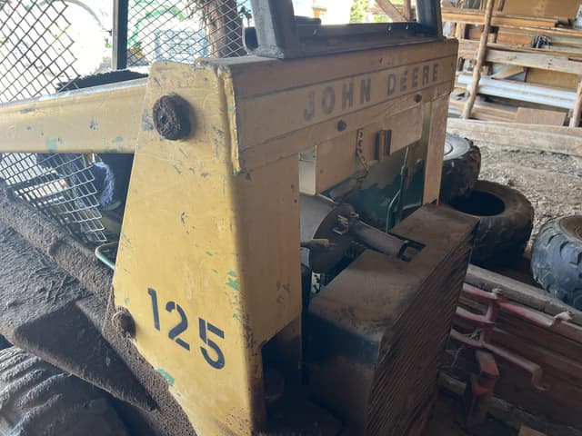 Image of John Deere 125 equipment image 4