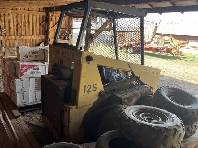 Image of John Deere 125 equipment image 2