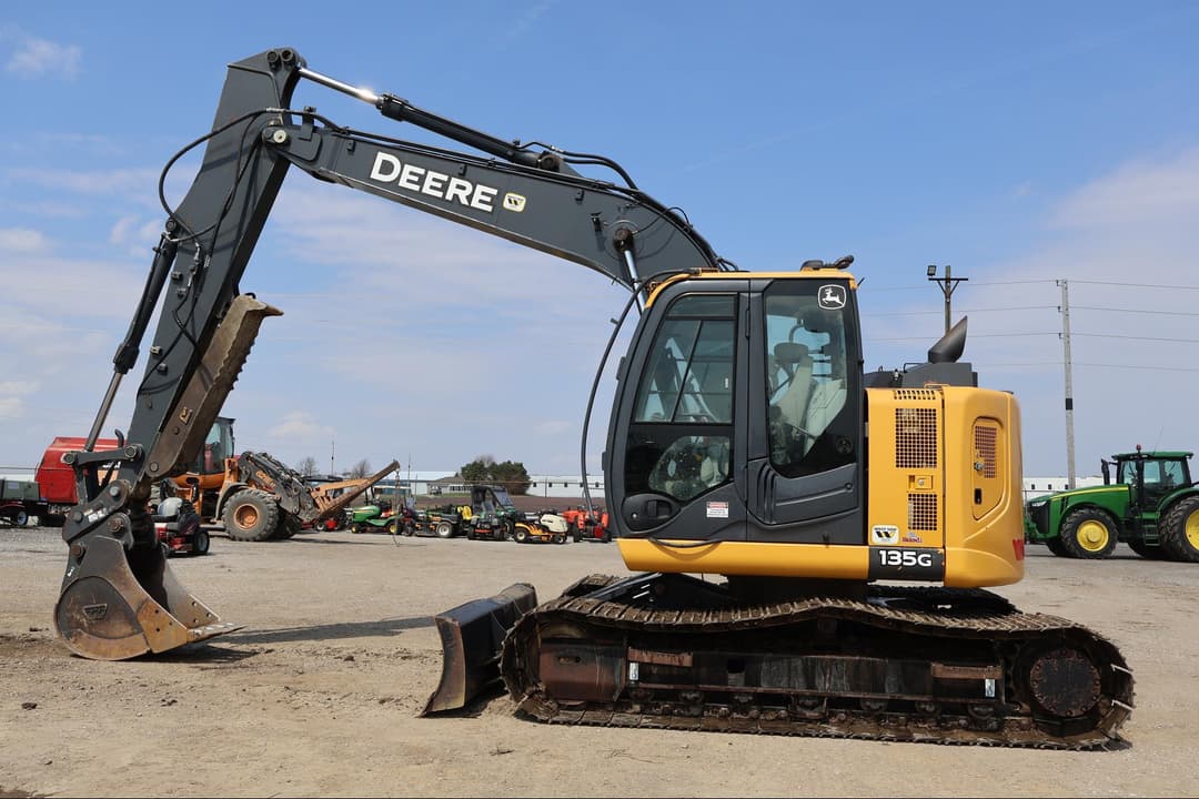 Image of John Deere 135G Primary image