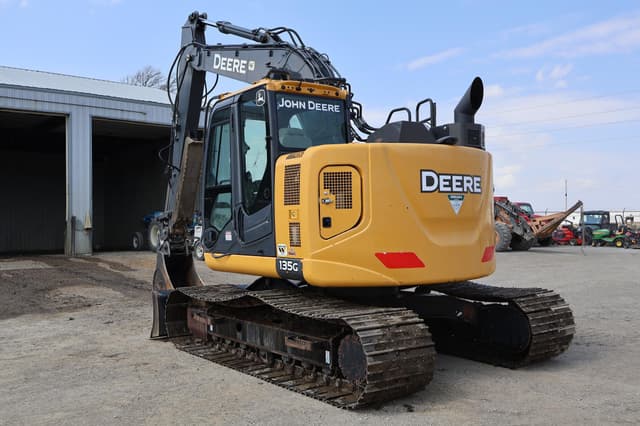 Image of John Deere 135G equipment image 3