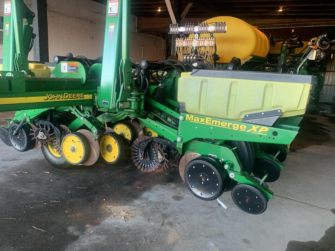 Image of John Deere 1770 Image 0