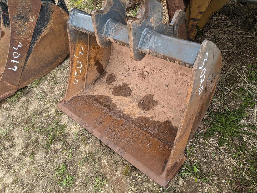 Image of Paladin Compact Excavator Bucket Image 1