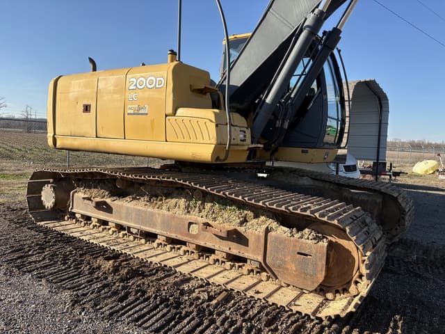 Image of John Deere 200D-LC equipment image 1