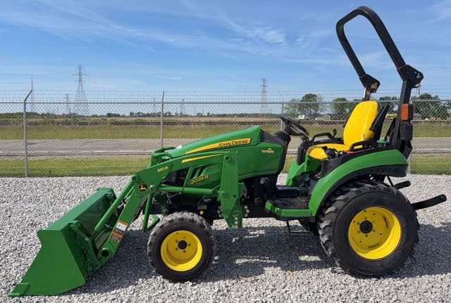 Image of John Deere 2025R equipment image 1