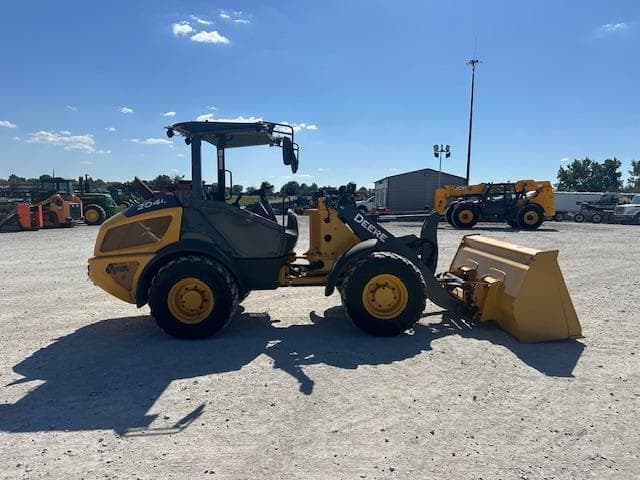 Image of John Deere 204L equipment image 4