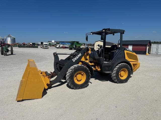 Image of John Deere 204L equipment image 1