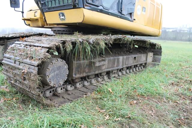 Image of John Deere 210G LC equipment image 2