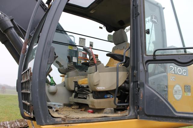 Image of John Deere 210G LC equipment image 4