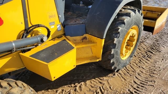 Image of John Deere 210L EP equipment image 3