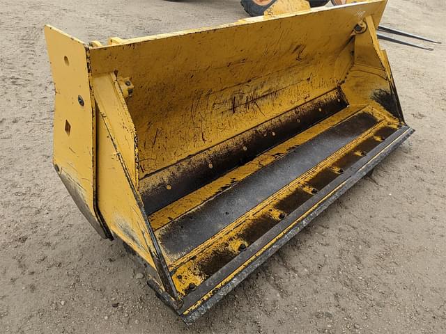 Image of John Deere 4IN1 Bucket equipment image 2