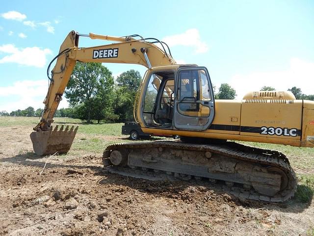Image of John Deere 230LC equipment image 1
