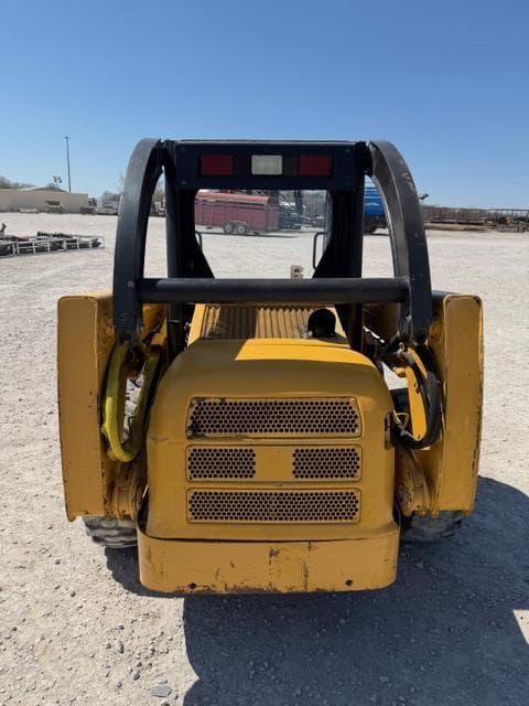 Image of John Deere 240 equipment image 3