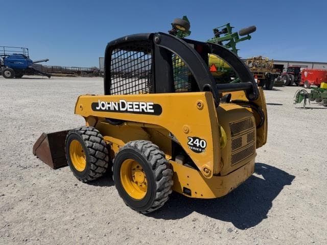 Image of John Deere 240 equipment image 2