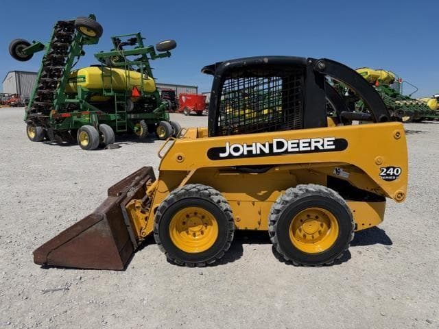 Image of John Deere 240 equipment image 1
