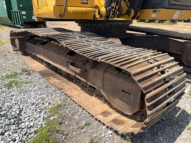 Image of John Deere 240D equipment image 4
