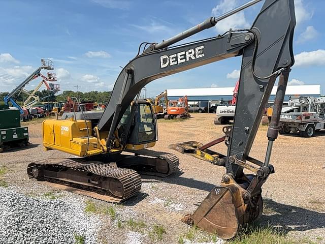Image of John Deere 240D equipment image 3