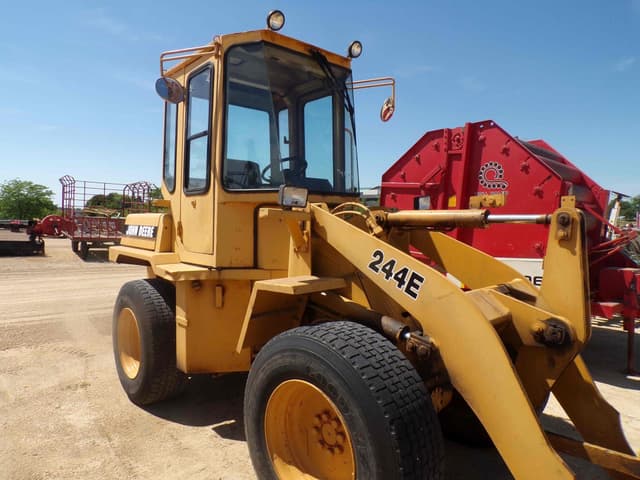 Image of John Deere 244E equipment image 2