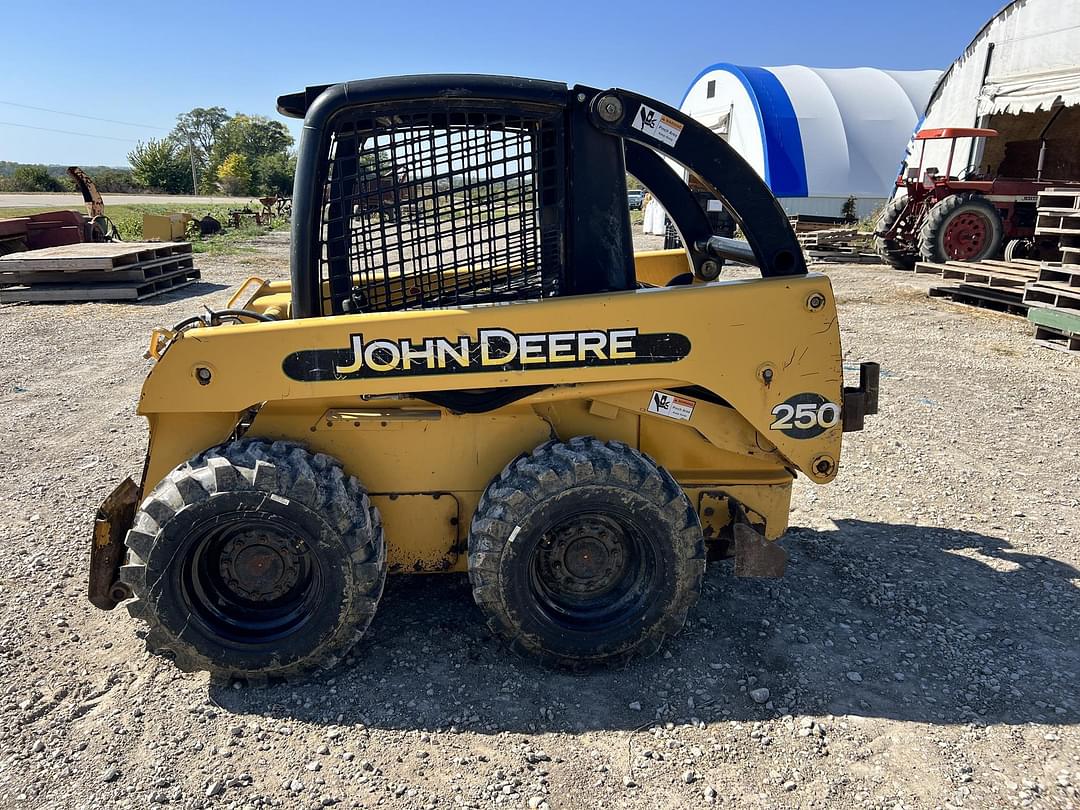 Image of John Deere 250 Primary image