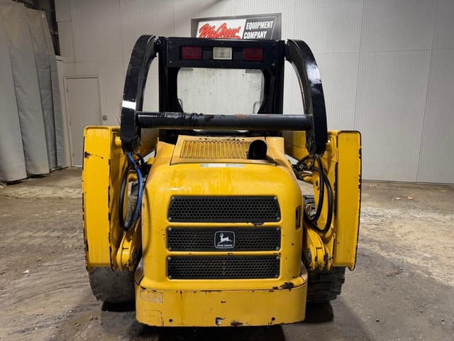 Image of John Deere 250 equipment image 3