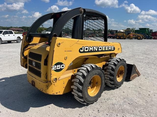 Image of John Deere 250 equipment image 2