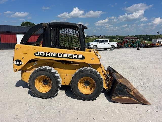 Image of John Deere 250 equipment image 1