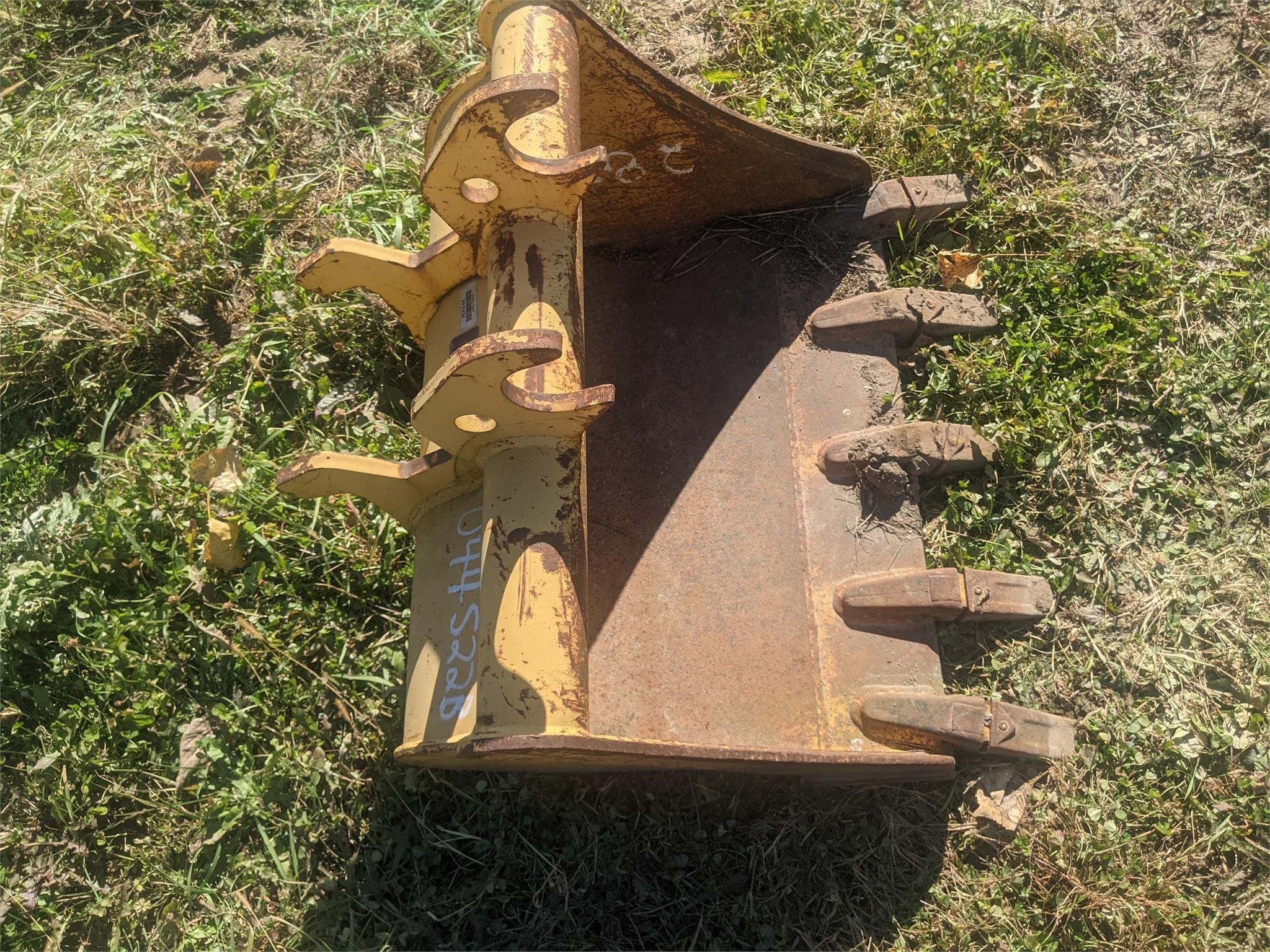 John Deere Bucket Equipment Image0