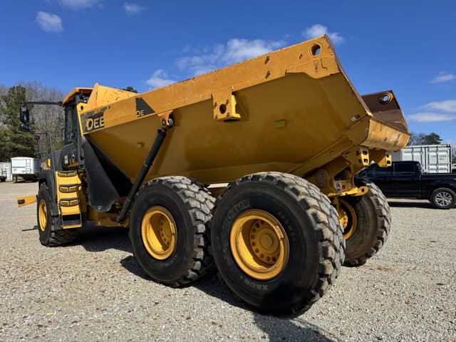 Image of John Deere 260E equipment image 4