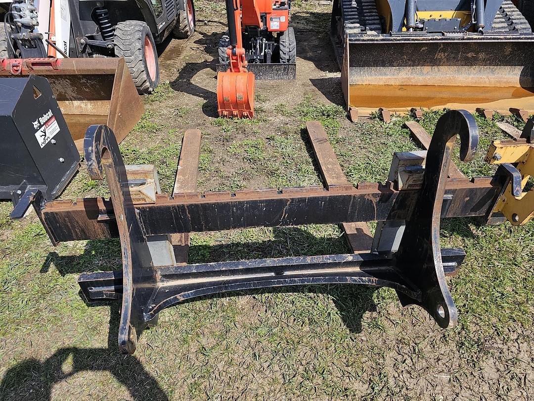 Image of John Deere Pallet Forks Image 0