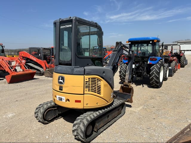 Image of John Deere 27D equipment image 2