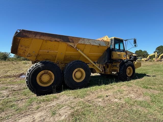 Image of John Deere 300D equipment image 2