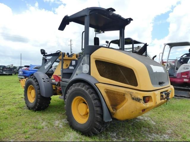 Image of John Deere 304K equipment image 3