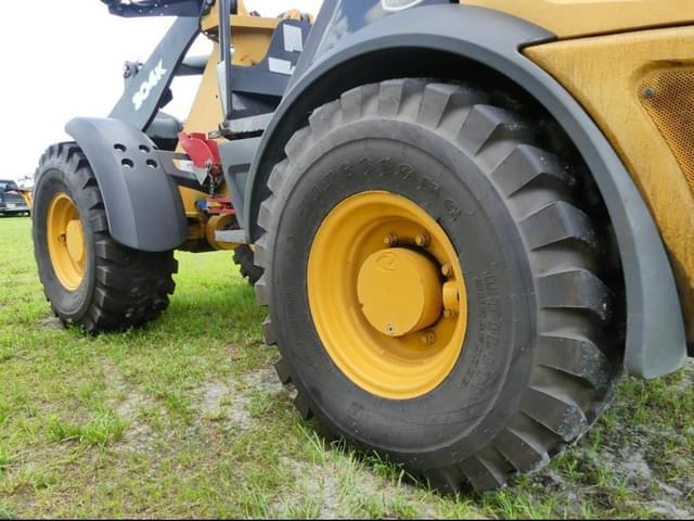 Image of John Deere 304K equipment image 4