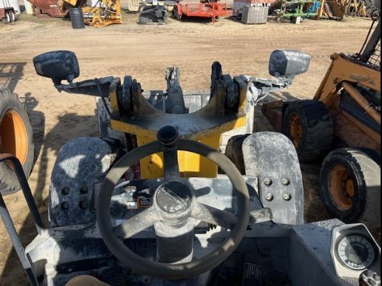Image of John Deere 304L equipment image 4