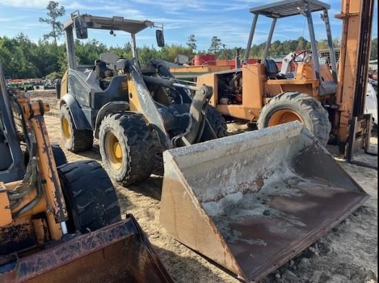 John Deere 304L Equipment Image0