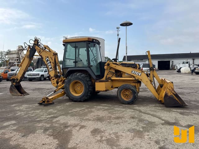 Image of John Deere 310E equipment image 3