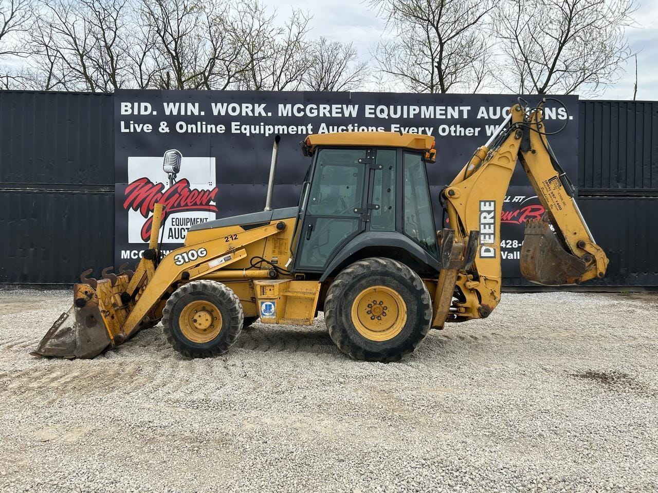 John Deere 310G Equipment Image0