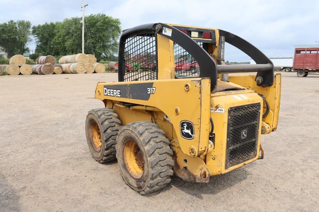 Image of John Deere 317 equipment image 3