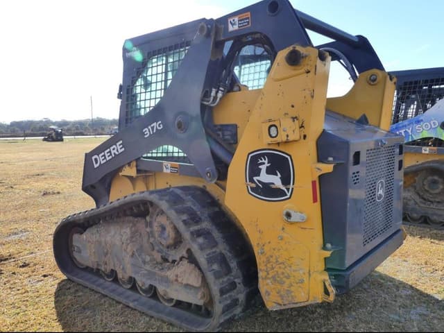 Image of John Deere 317G equipment image 3