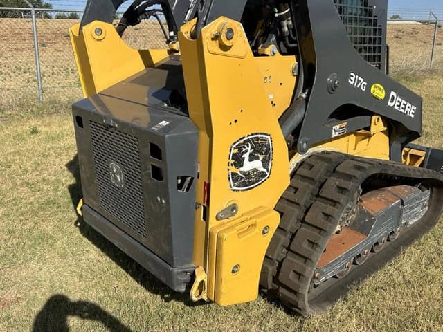 Image of John Deere 317G equipment image 4