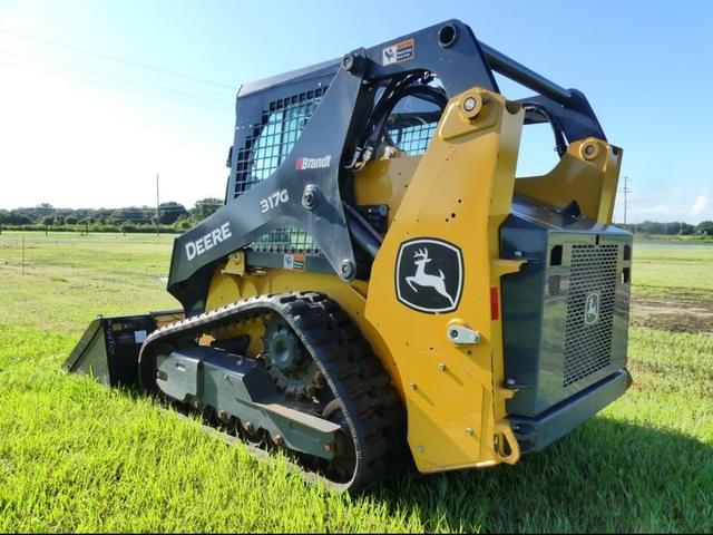 Image of John Deere 317G equipment image 3